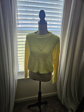 Women’s Yellow Knit Pullover Sweater